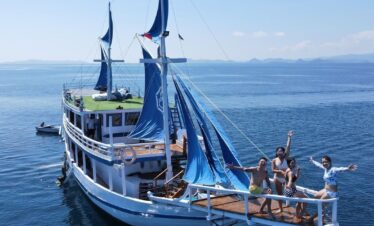 Komodo 3D2N Sailing Trip | Private Cabins | LA NISSA