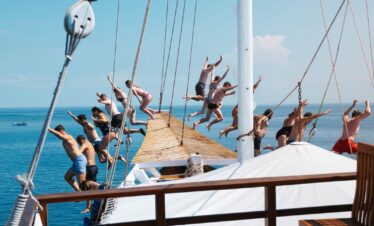 Komodo > Lombok Sailing Adventure 4D3N | LADY GRACE